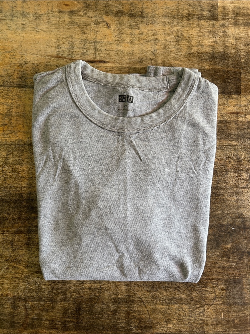 Uniqlo Light Gray Crew Neck T-Shirt XS